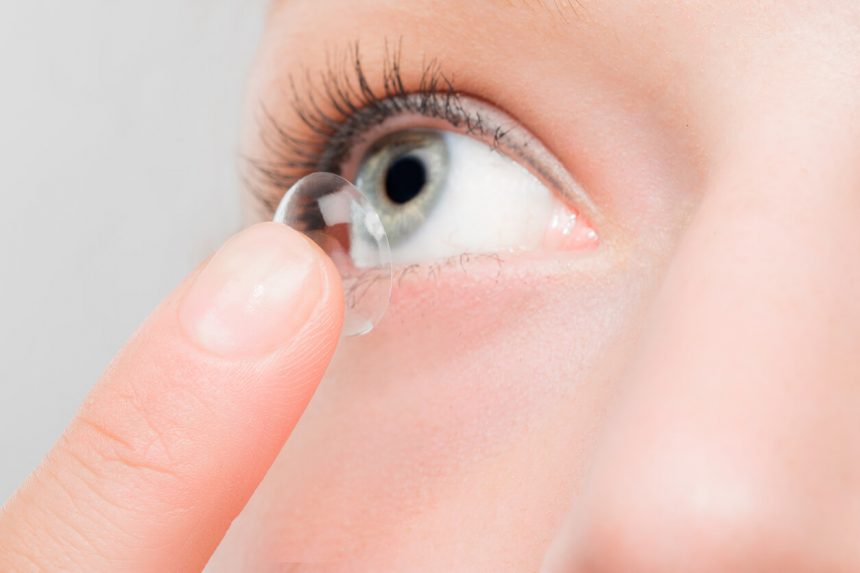Controle na adaptação de lentes de contato gelatinosas