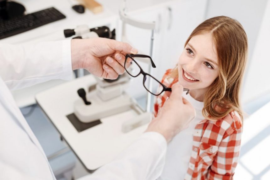 Entenda porque apenas o médico oftalmologista pode avaliar a saúde ocular