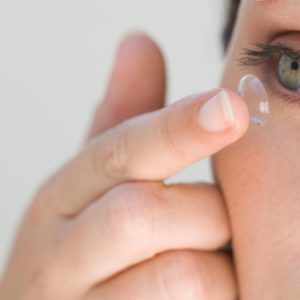 Cuidados na preservação das lentes de contato e uso adequado